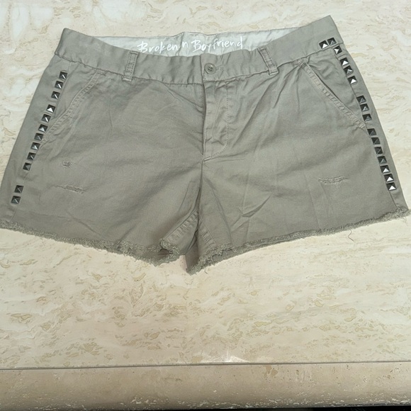 Distressed with studs JCrew short - Picture 1 of 5